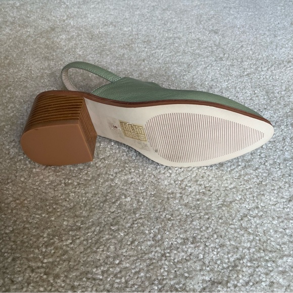 Intentionally Blank Mule Size 39 - Picture 5 of 8